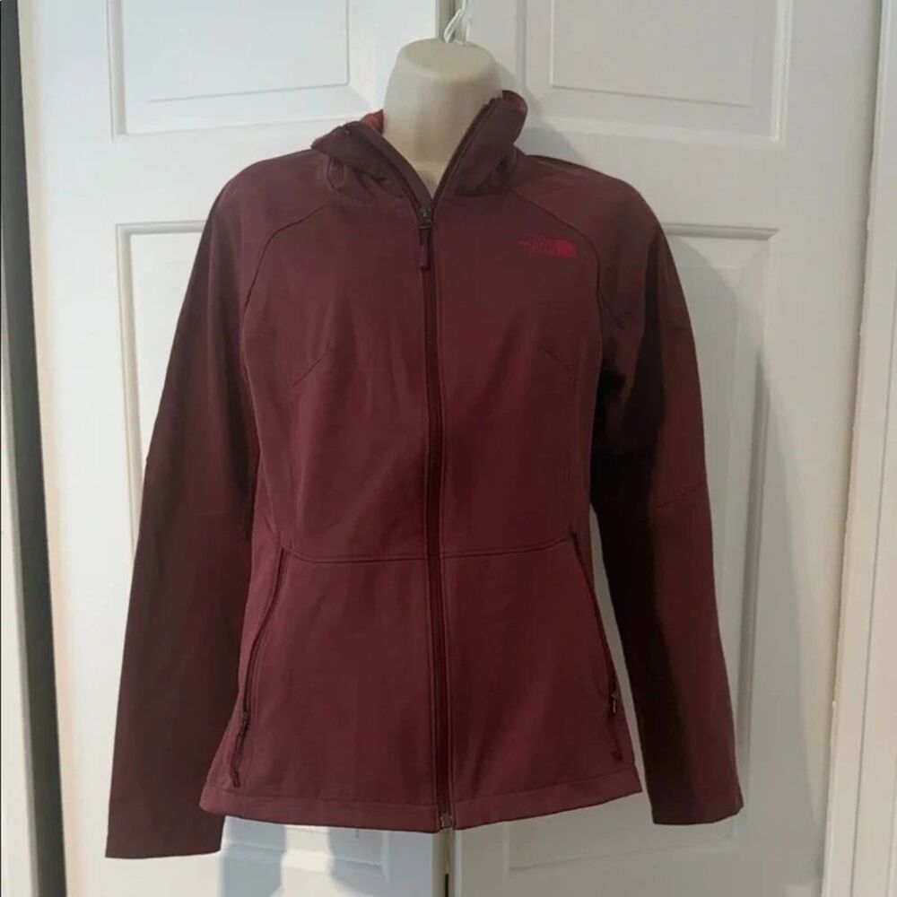 The North Face Women's Burgundy Jacket :)